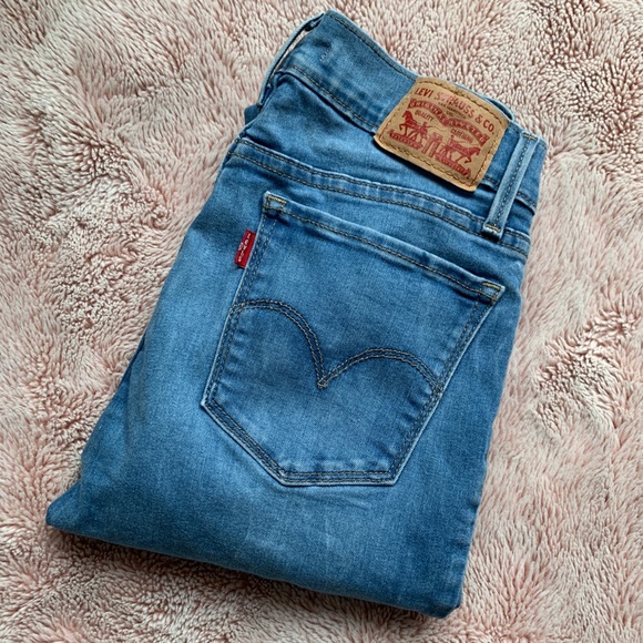 Levi's Denim - 👖 Levi’s 710 Super Skinny Jeans